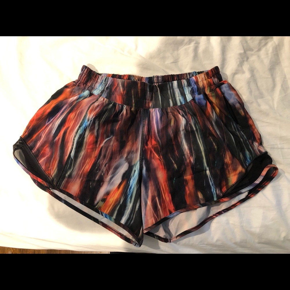 Lululemon Hotty Hot Shorts 4”